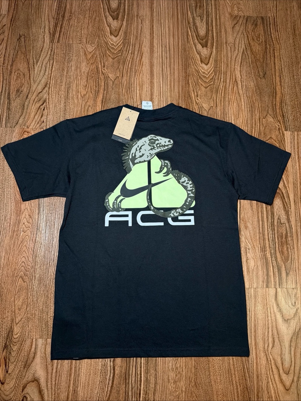 Nike ACG Iguana Men's T Shirt Black Size S Loose Fit New HJ0884-010 Short Sleeve